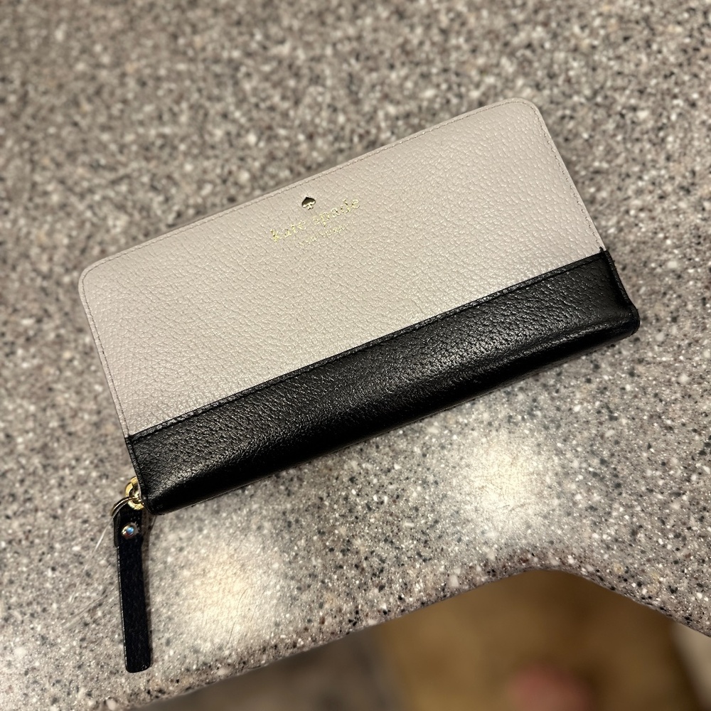 Kate Spade "Lacy Grand St" zip wallet color block light stone ice gray & black